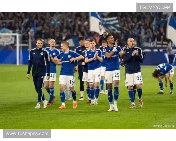 科隆战术全面解析，破解对手防线的新策略与实战应用分析