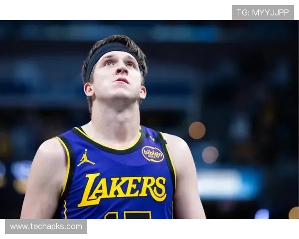 奥斯汀·里夫斯单打效率提升明显 拉开与队友关键得分差距